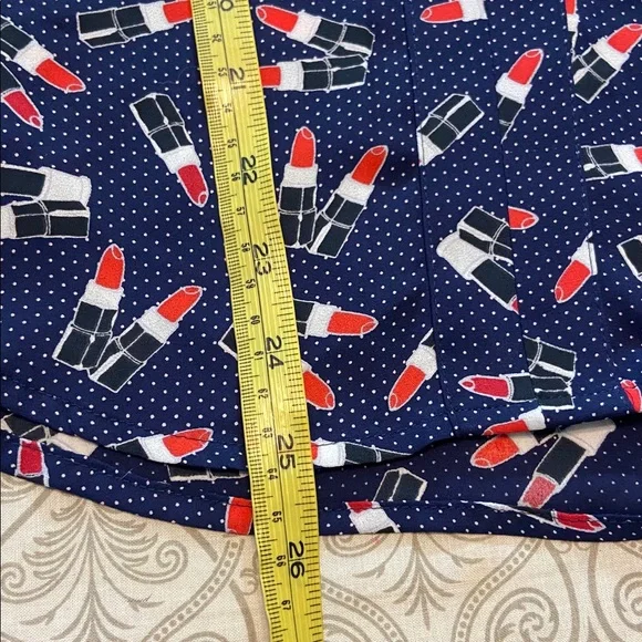 NWT New Express Novelty Navy Blue Lipstick Women's Top shirt blouse xs XSmall - Picture 4 of 14